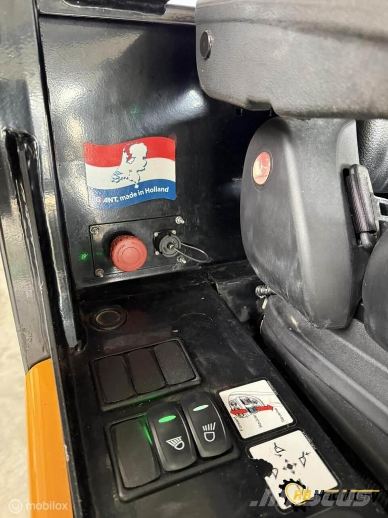 GiANT G2200E Pyöräkuormaajat