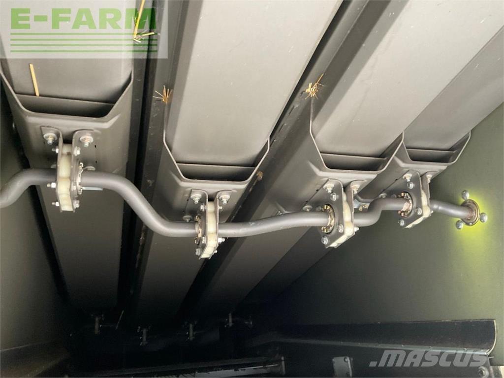 CLAAS AVERO 240 Leikkuupuimurit