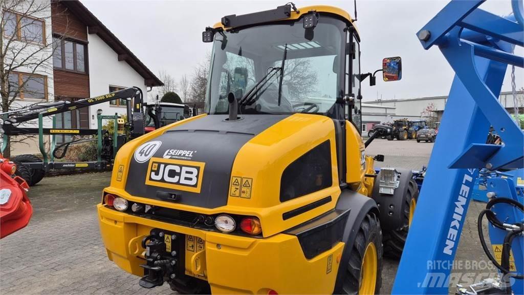 JCB TM 220 AGRI Teleskooppipuominostimet