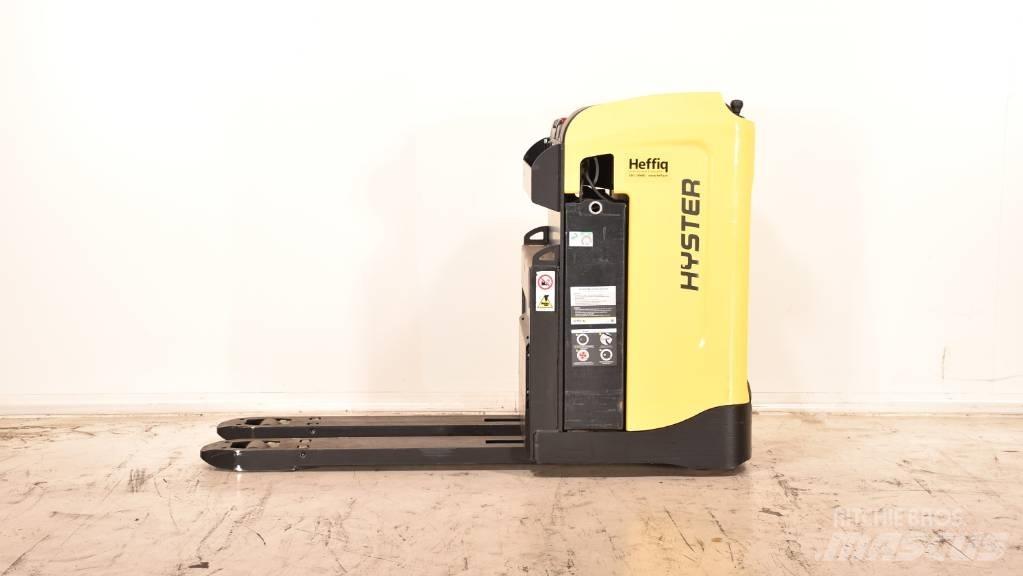 Hyster RP2.0N Lavansiirtotrukit ajotasolla