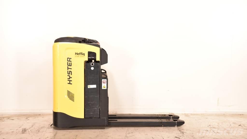 Hyster RP2.0N Lavansiirtotrukit ajotasolla