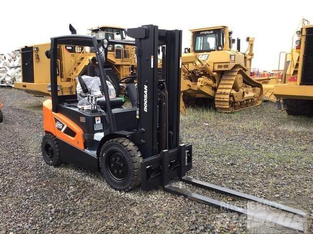 Doosan D25S-9 Dieseltrukit