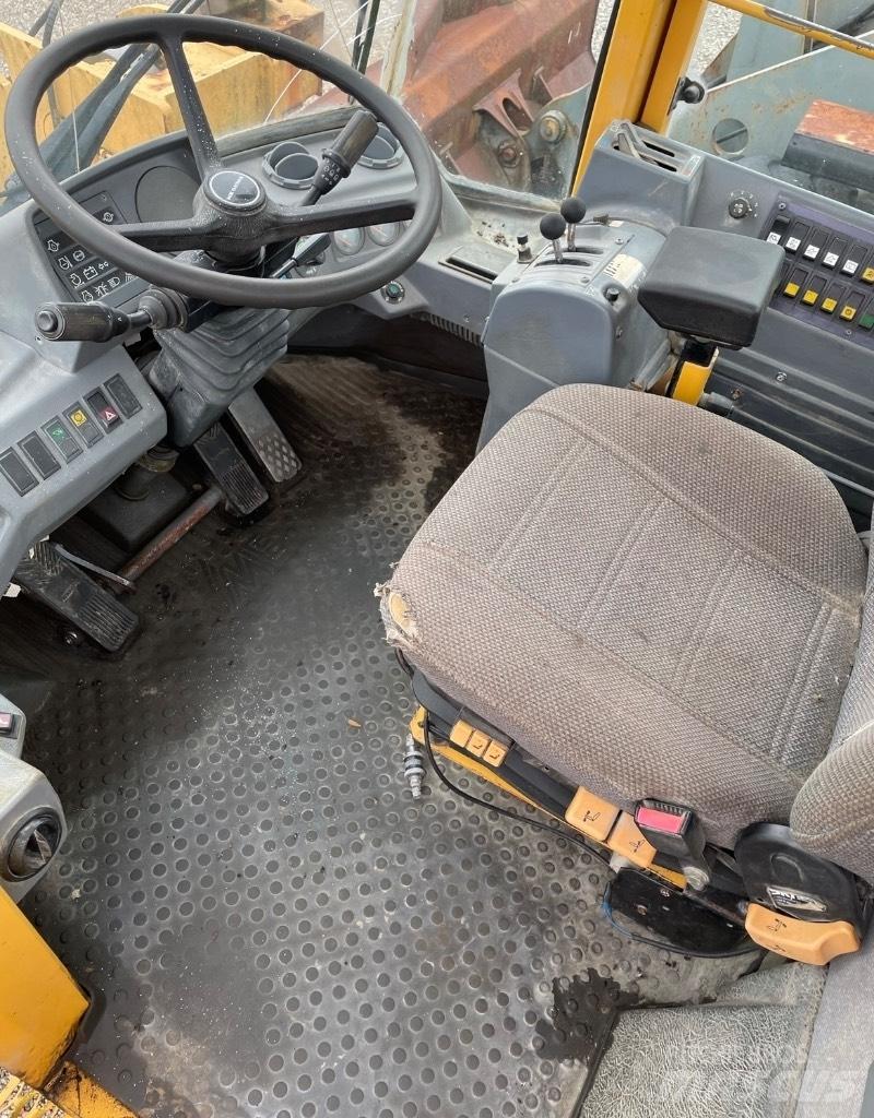 Volvo L120C Pyöräkuormaajat