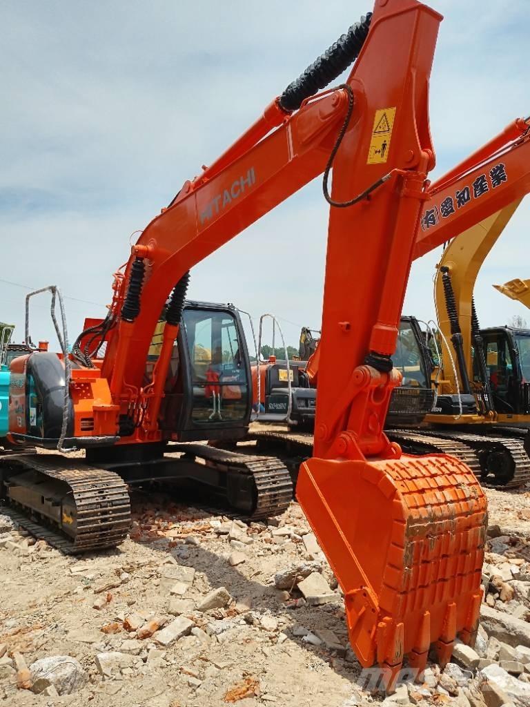 Hitachi ZX 135 Telakaivukoneet