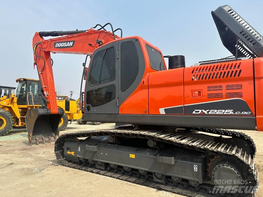 Doosan DX 225LC-9C Telakaivukoneet
