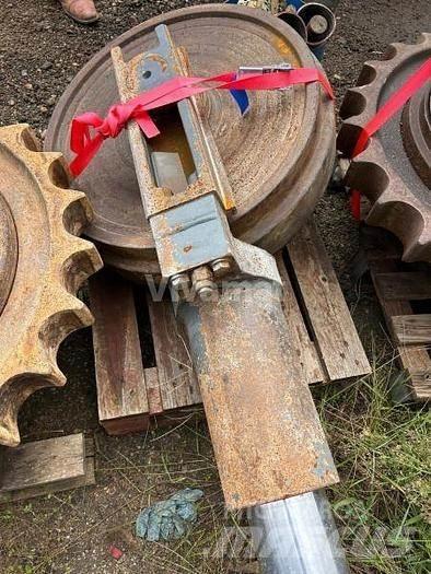 Liebherr R954CHD Renkaat ja vanteet