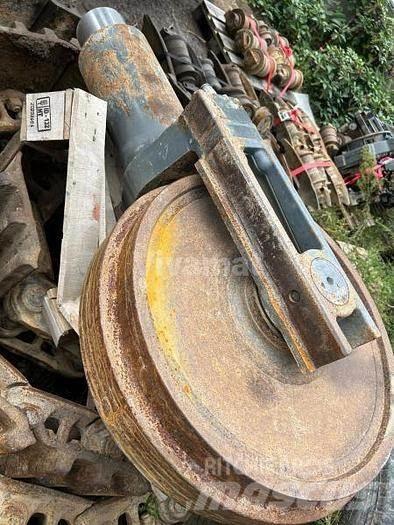 Liebherr R954CHD Renkaat ja vanteet