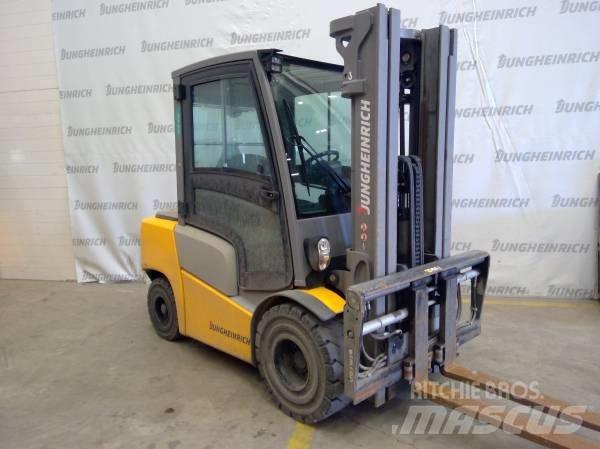 Jungheinrich DFG 430 Dieseltrukit