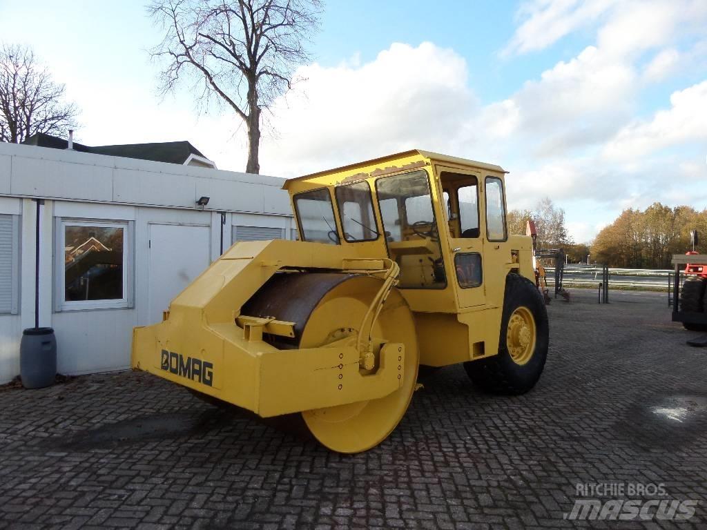 Bomag BW 211 AD Yksivalssijyrät