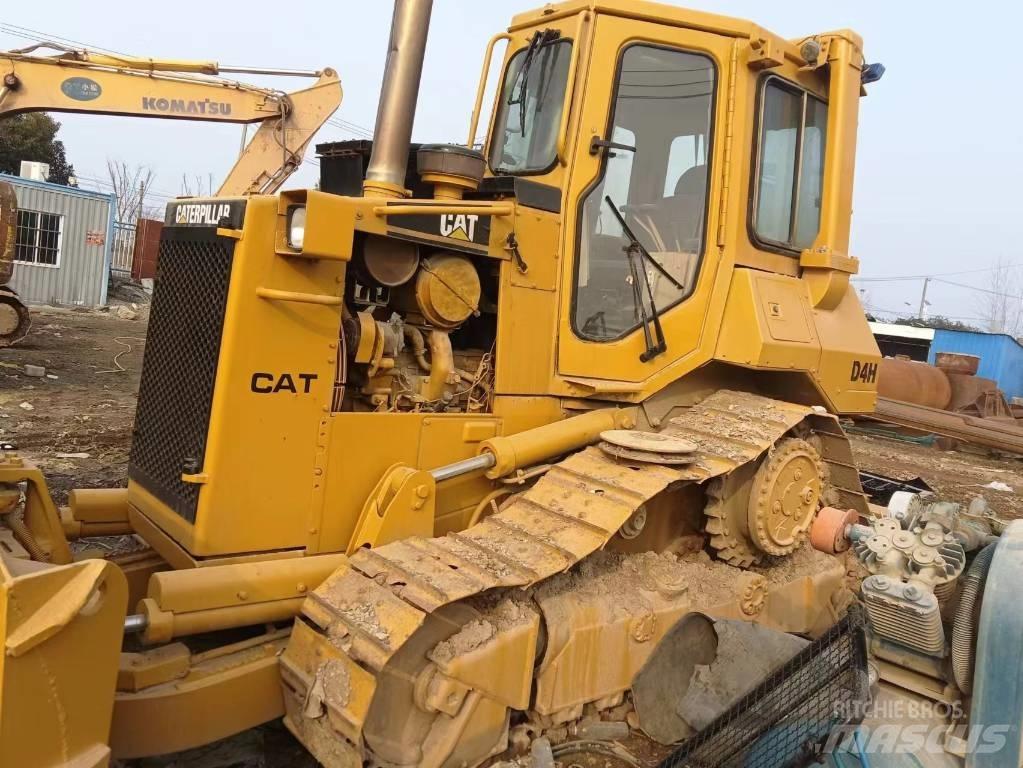 CAT D 4 H Telaketjupuskutraktorit