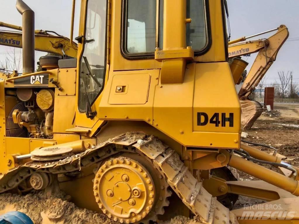 CAT D 4 H Telaketjupuskutraktorit