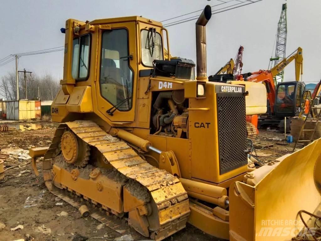 CAT D 4 H Telaketjupuskutraktorit