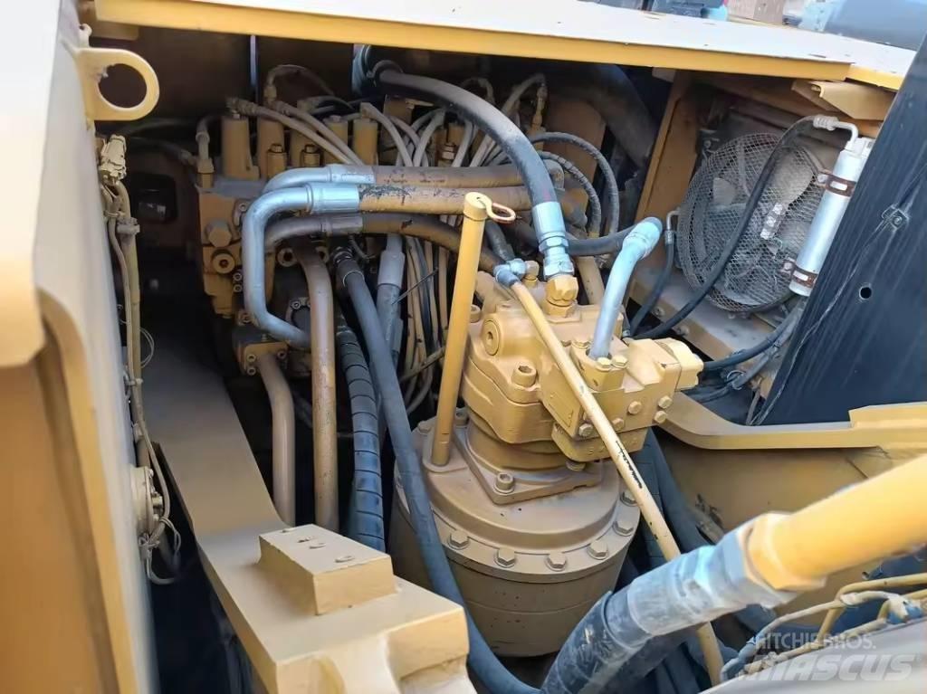 CAT 324 D Telakaivukoneet