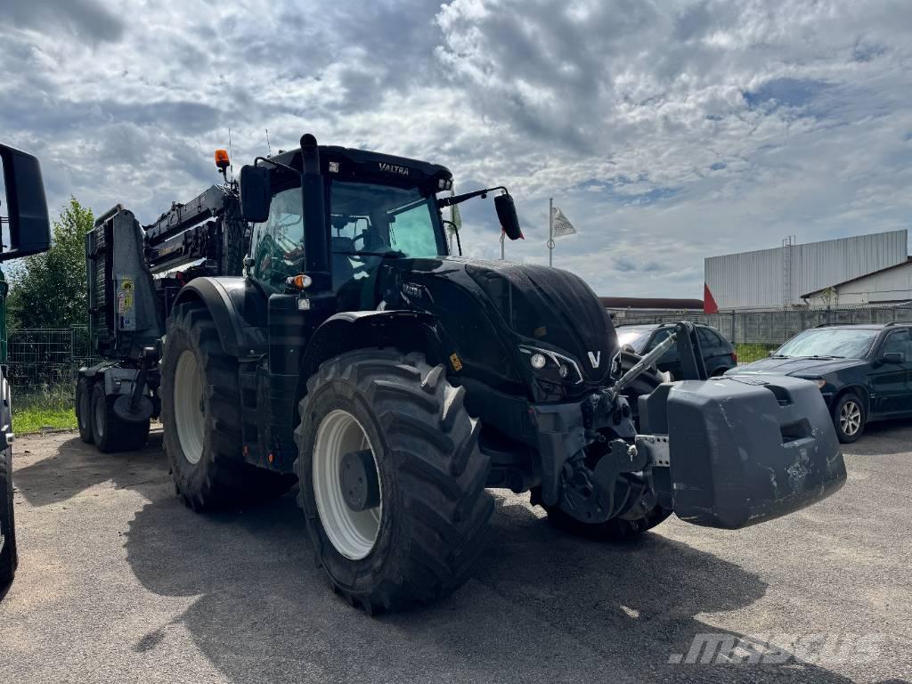Valtra S 374 Traktorit