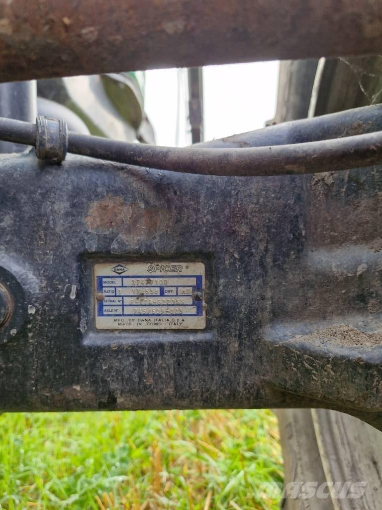 Valtra T 182 Versu Traktorit