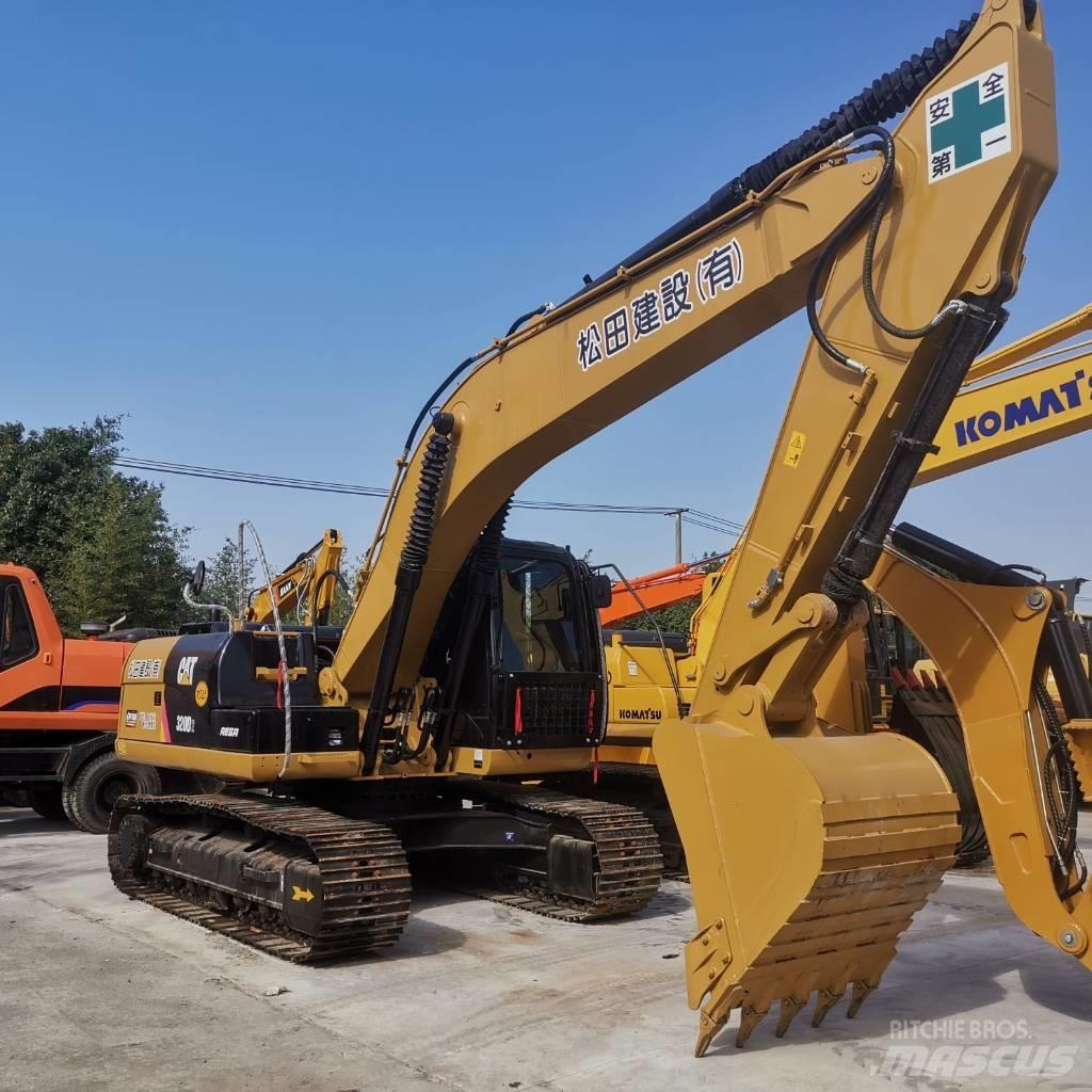 CAT 320 D Telakaivukoneet