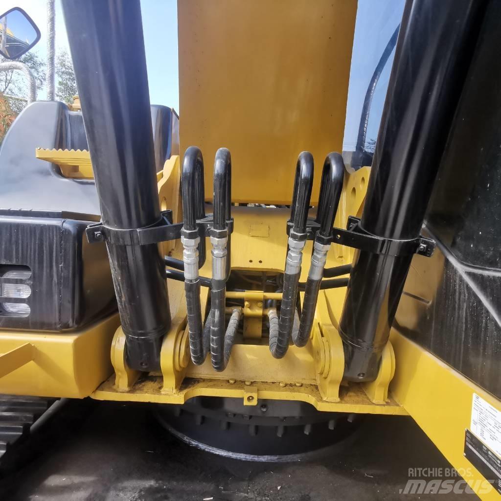 CAT 320 D Telakaivukoneet