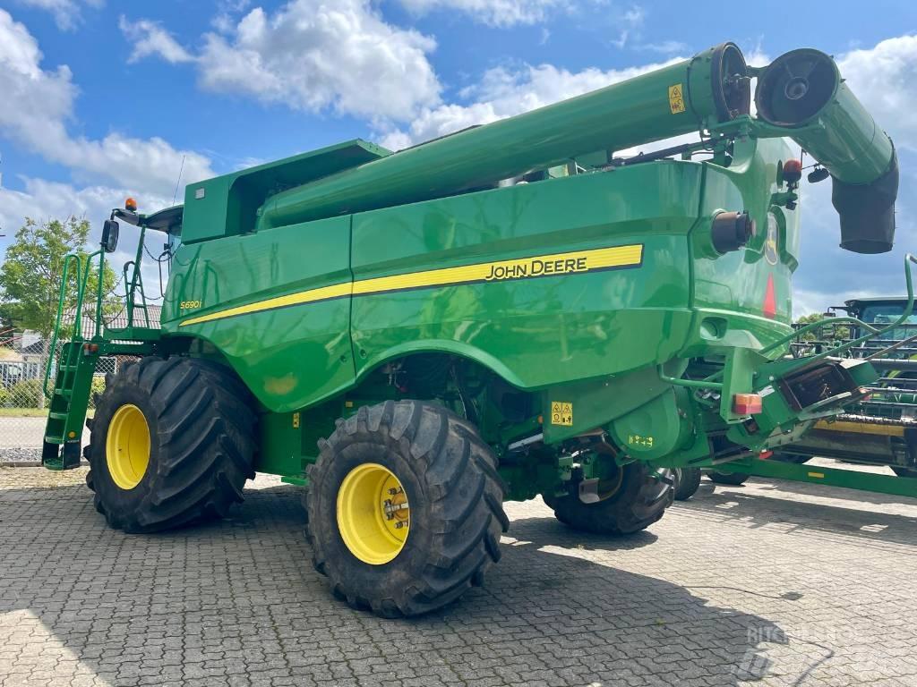 John Deere S 690 i Leikkuupuimurit