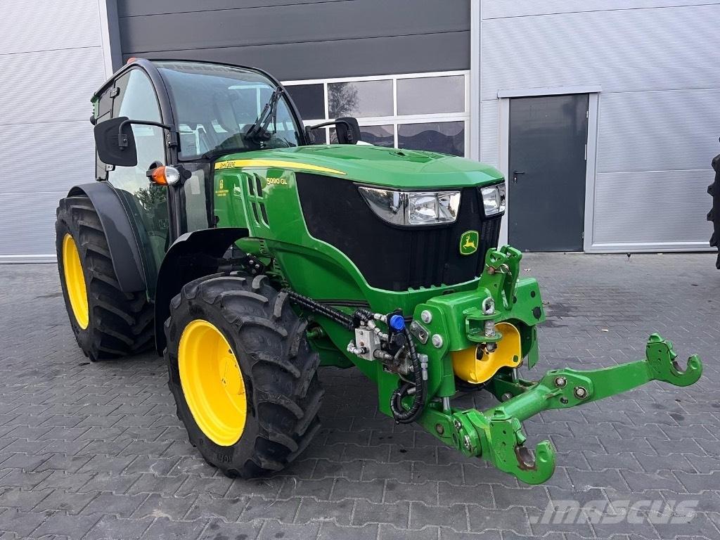 John Deere 5090 GL Traktorit