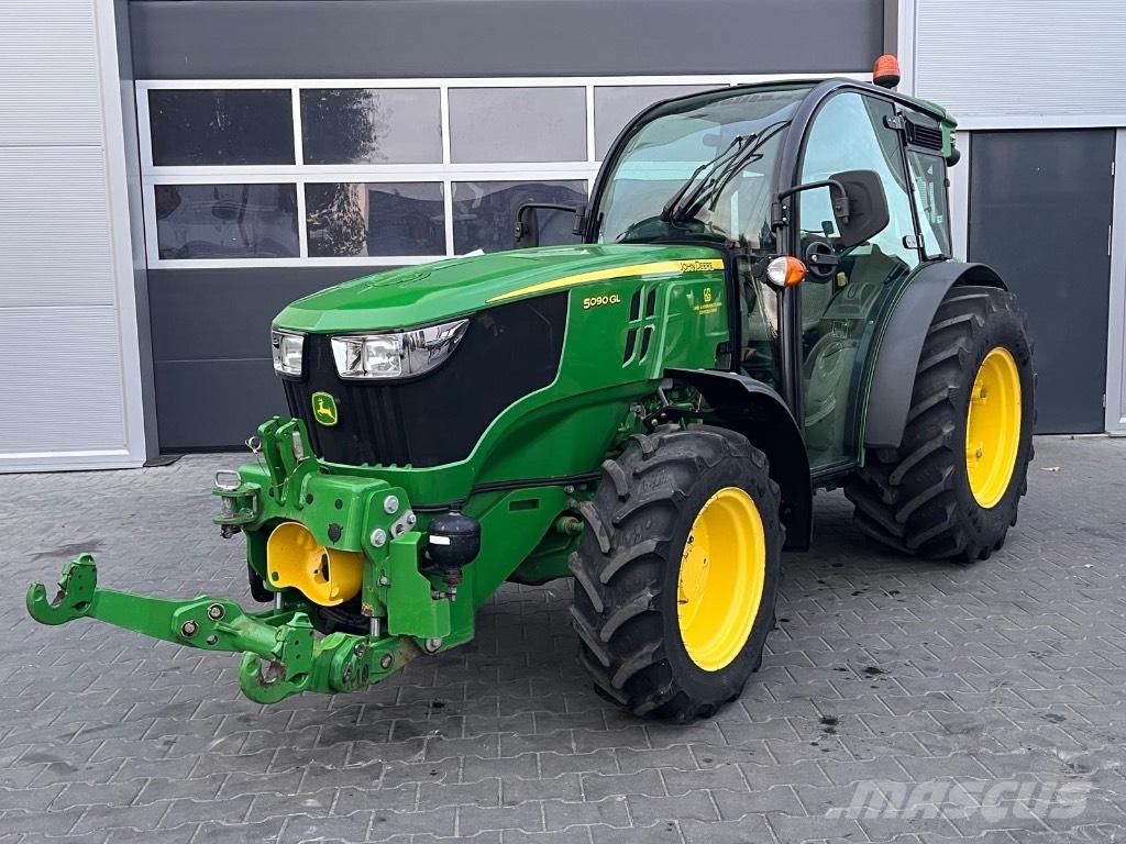 John Deere 5090 GL Traktorit