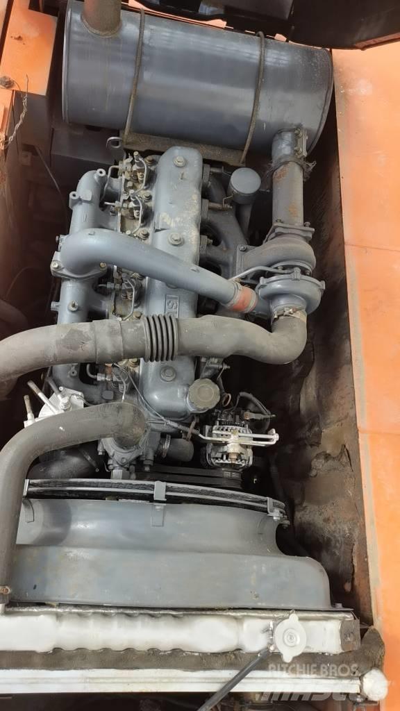 Hitachi EX 200-5 Telakaivukoneet