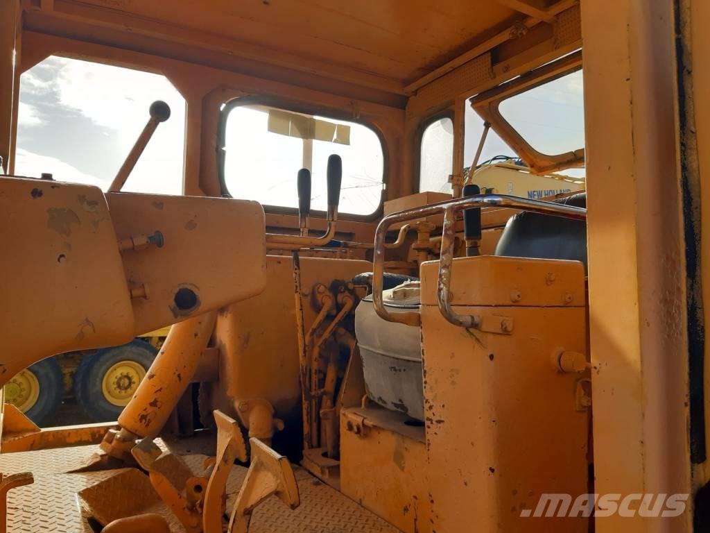 Komatsu D 85 E-12 Telaketjupuskutraktorit