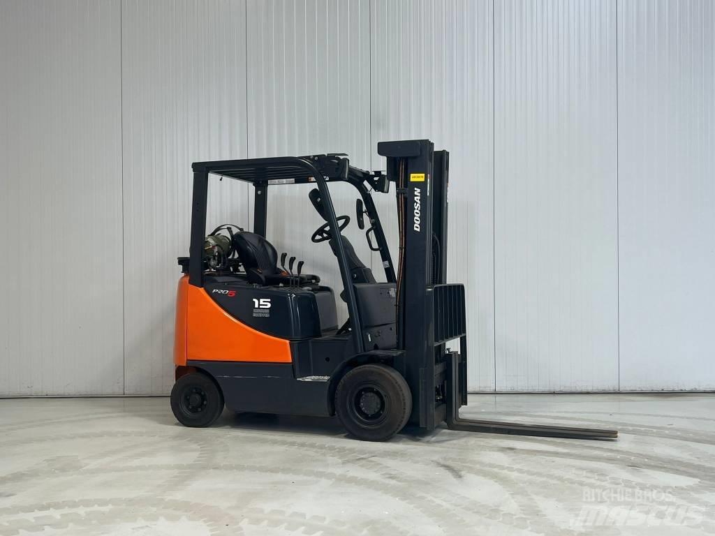 Doosan G15S-5 Nestekaasutrukit