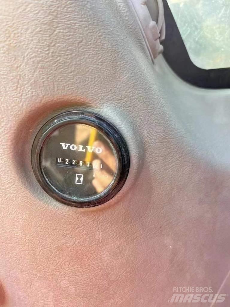 Volvo EC 220 Telakaivukoneet
