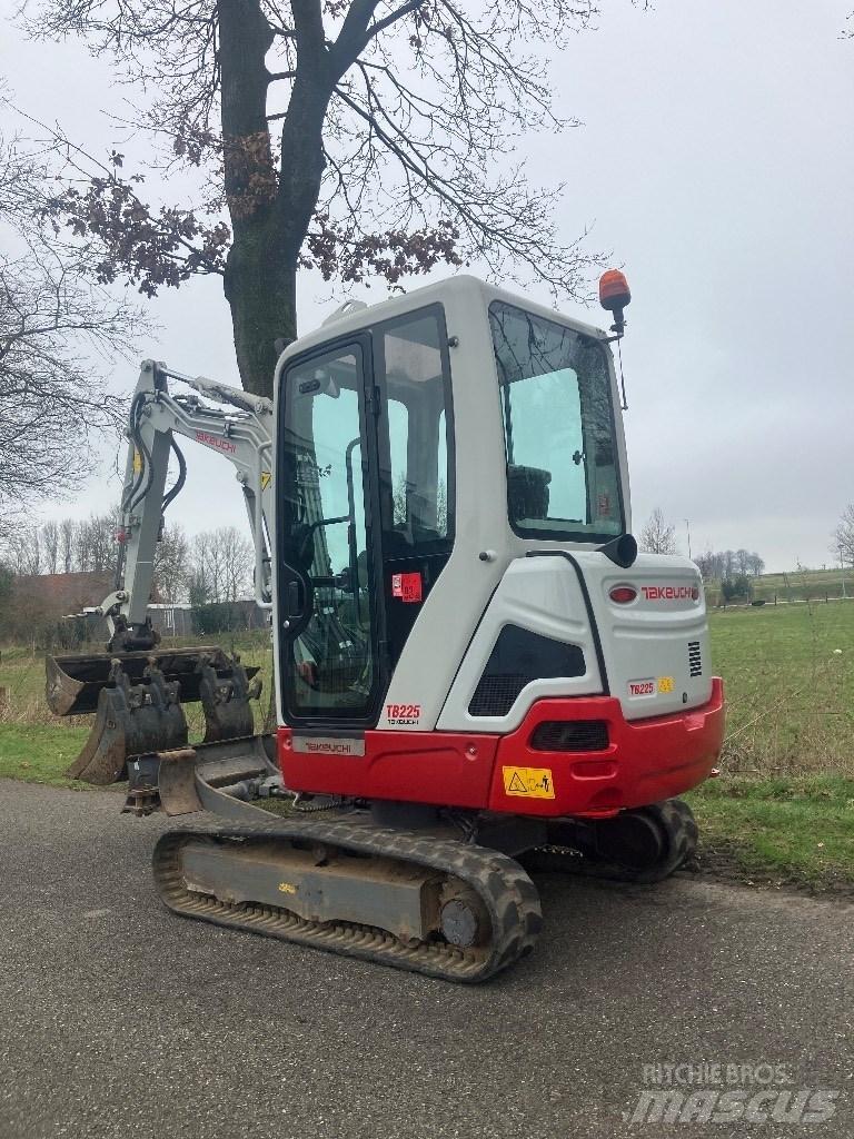 Takeuchi TB225 extra Minikaivukoneet < 7t
