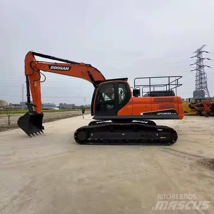 Doosan DX300LC Telakaivukoneet