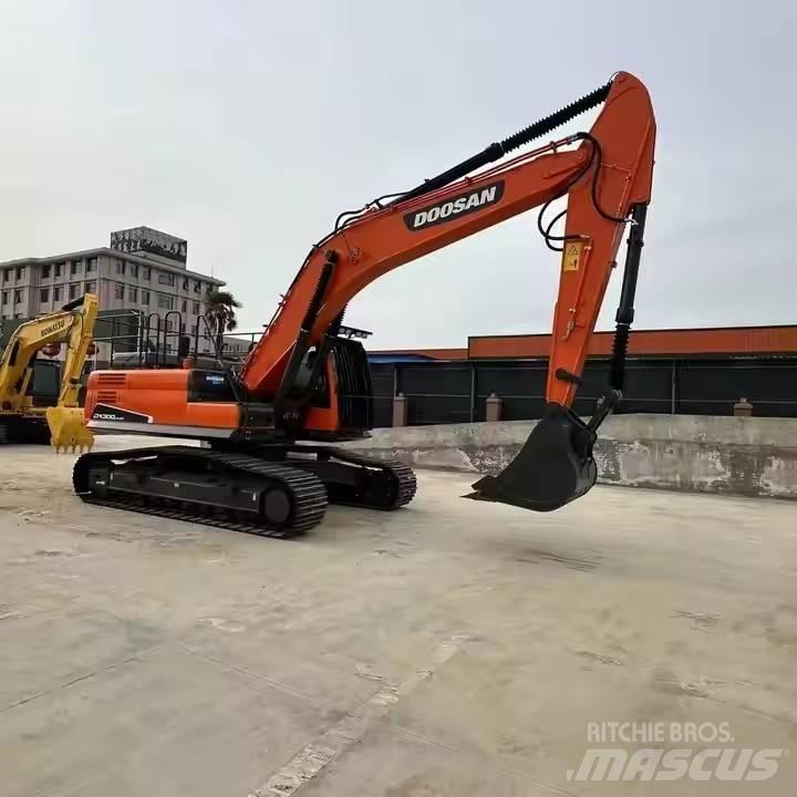 Doosan DX300LC Telakaivukoneet
