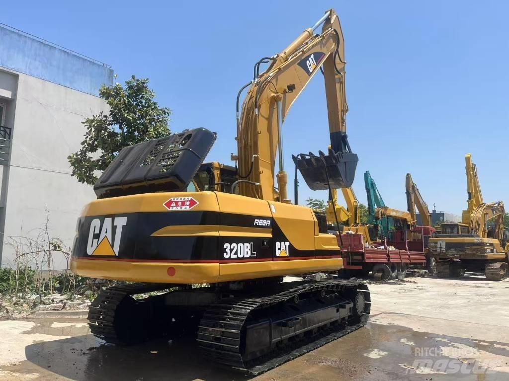 CAT 320 B L Telakaivukoneet