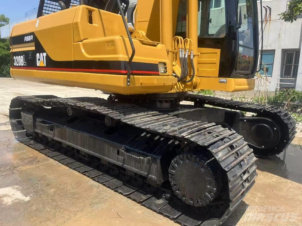 CAT 320 B L Telakaivukoneet