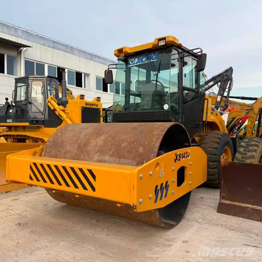 XCMG 143J Yksivalssijyrät