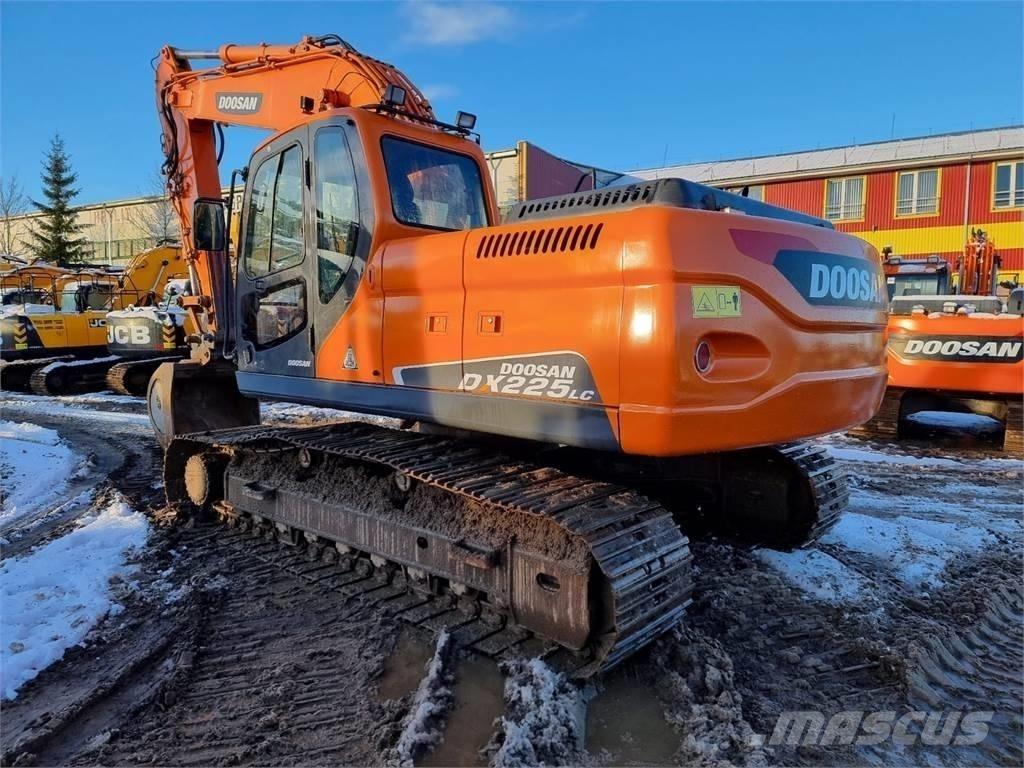 Doosan DX 225 LC Telakaivukoneet