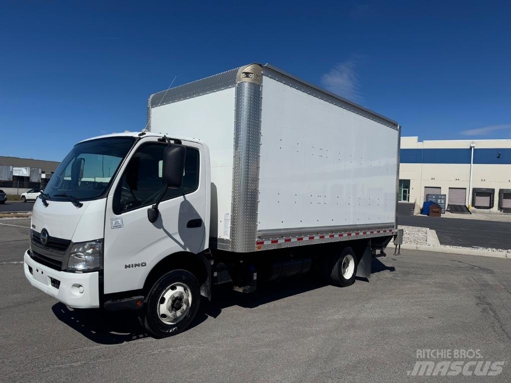 Hino 155 Umpikorikuorma-autot