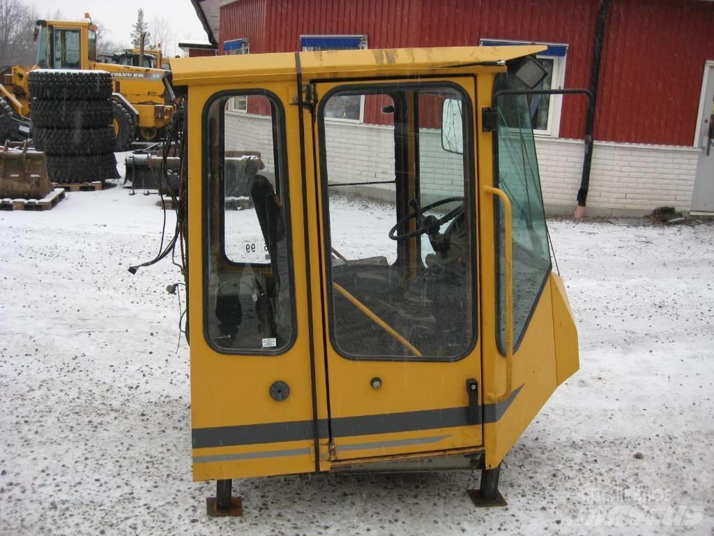 Zettelmeyer 802SI Ohjaamo ja sisusta