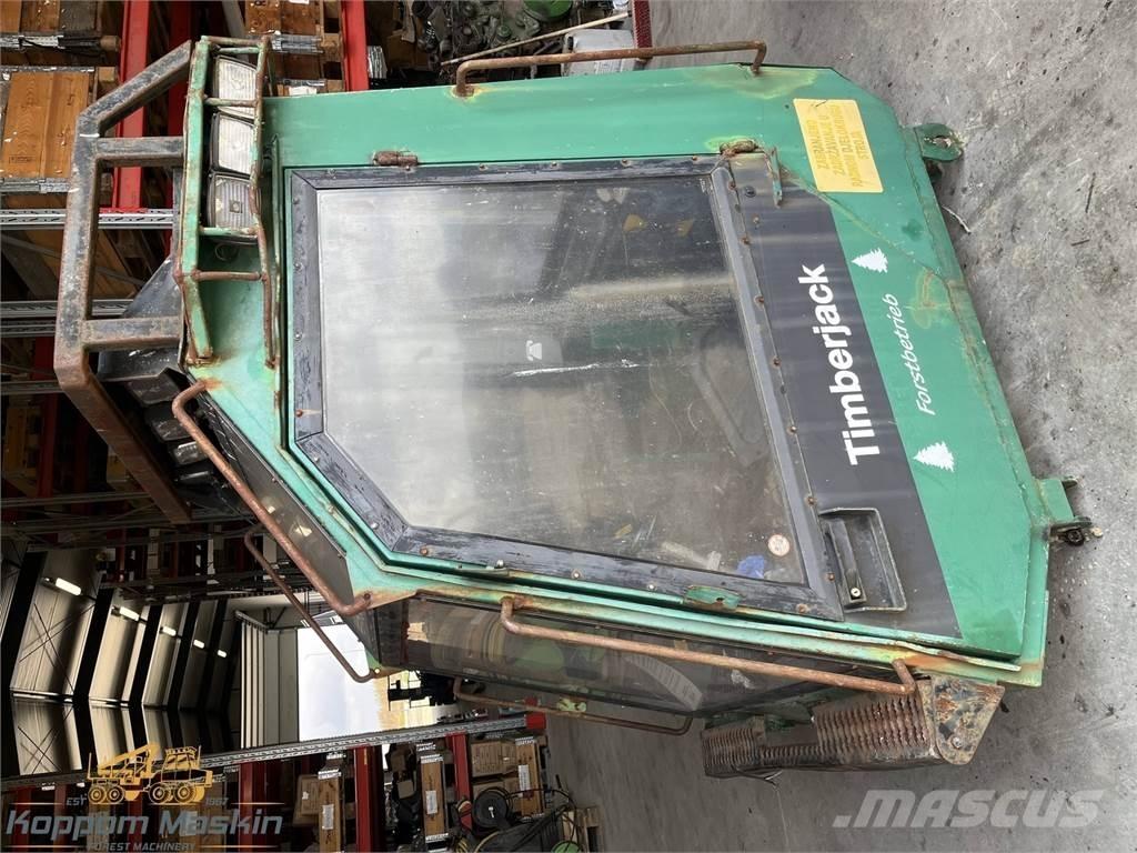 Timberjack 1270 Ohjaamo ja sisusta