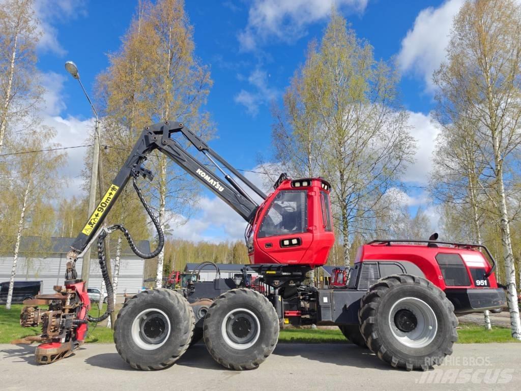 Komatsu 951 Harvesterit