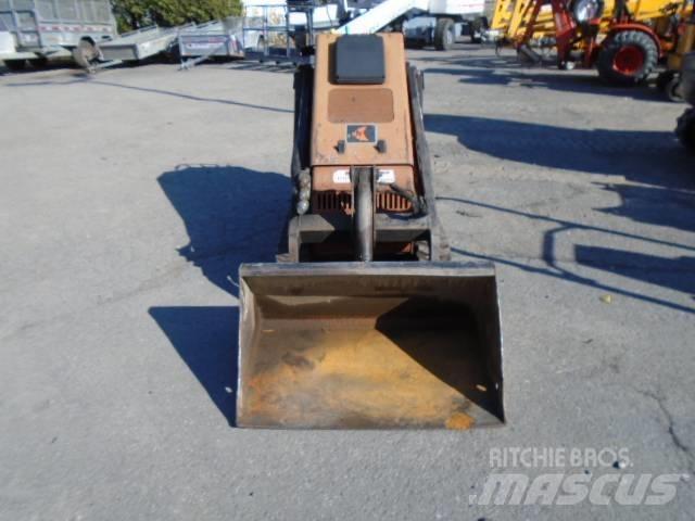 Ditch Witch SK 650 Liukuohjatut kuormaajat