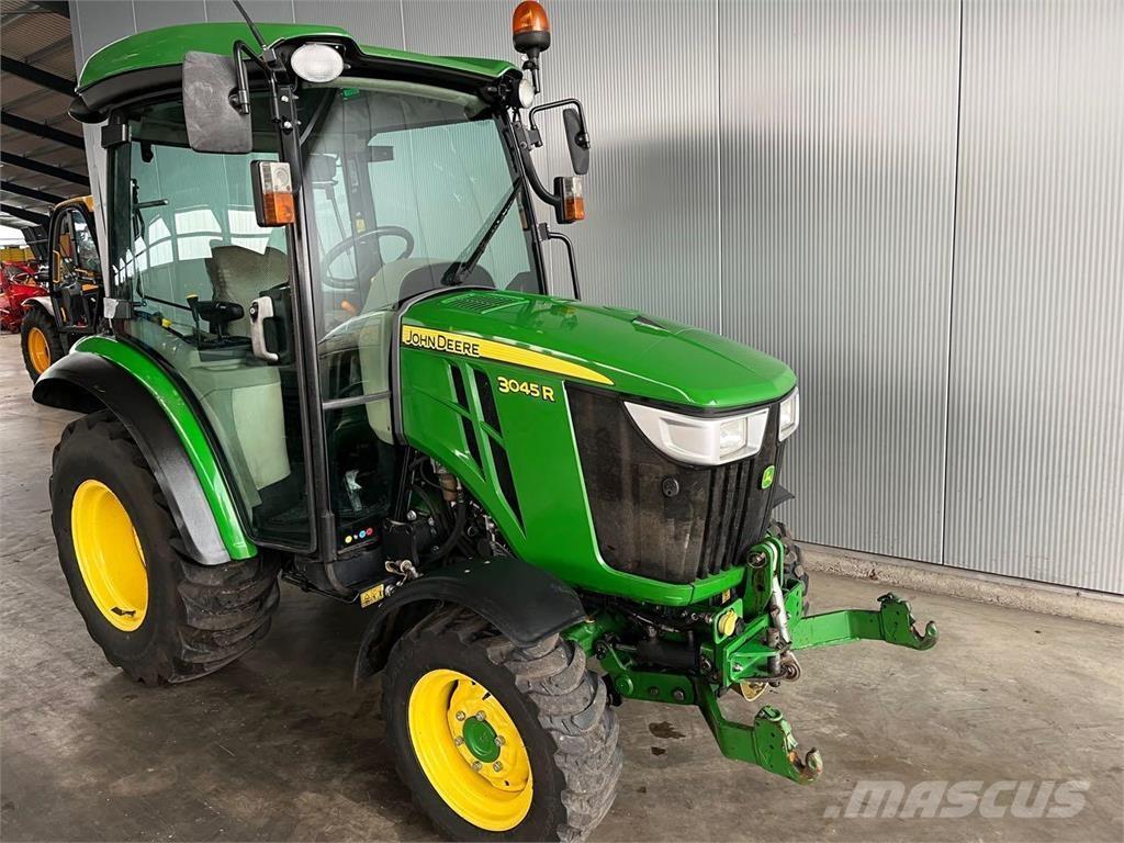 John Deere 3045 R Traktorit