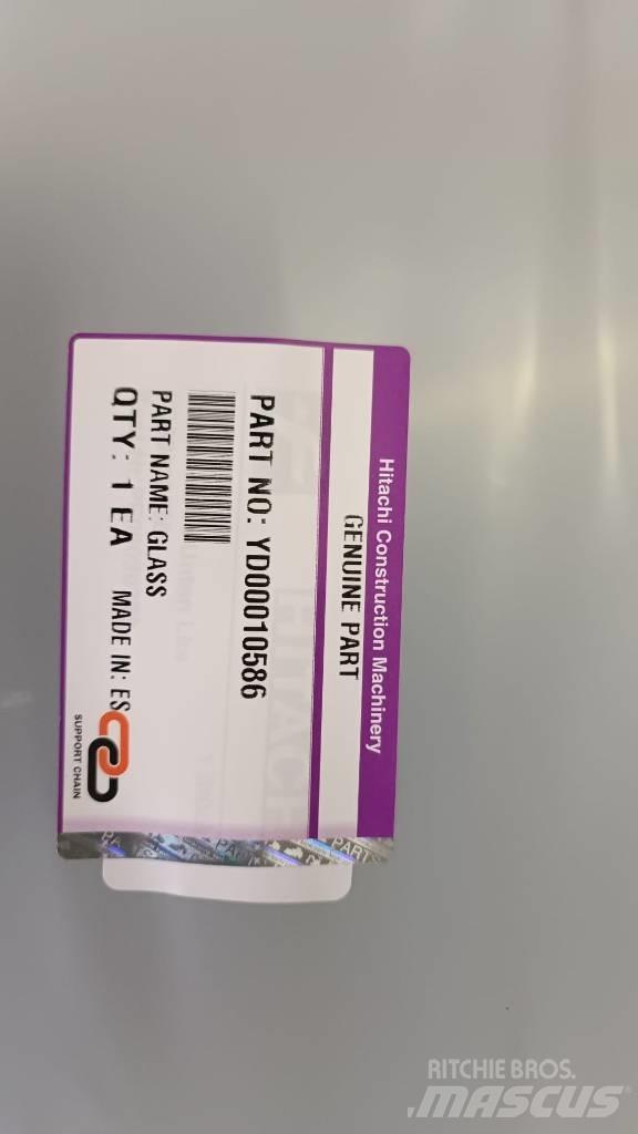 Hitachi ZX 19-5 Ohjaamo ja sisusta