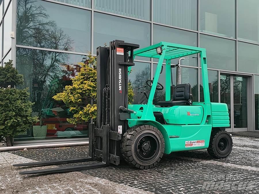 Mitsubishi DP30 Dieseltrukit