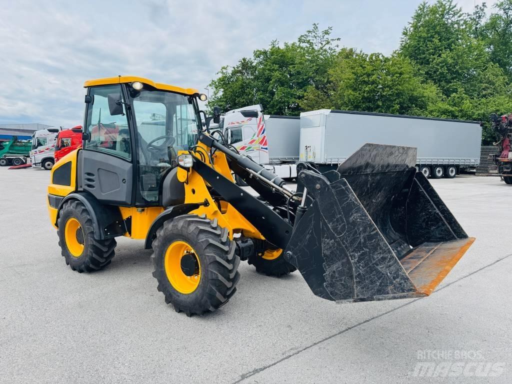 JCB 406 Pyöräkuormaajat