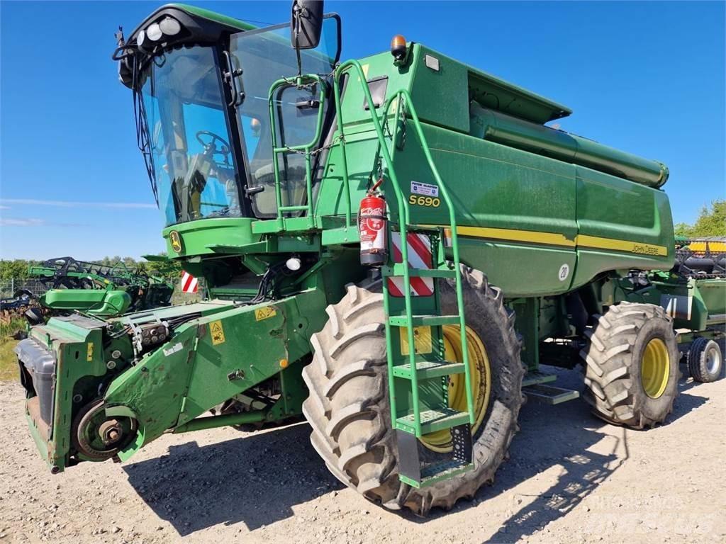John Deere S690 Leikkuupuimurit