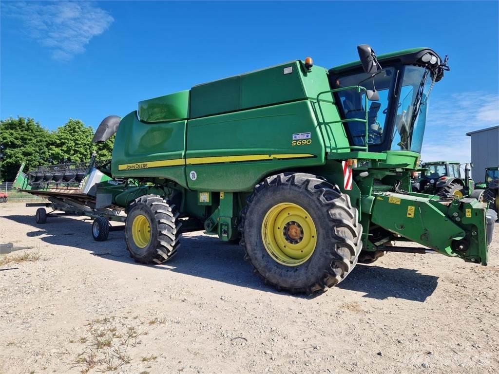 John Deere S690 Leikkuupuimurit