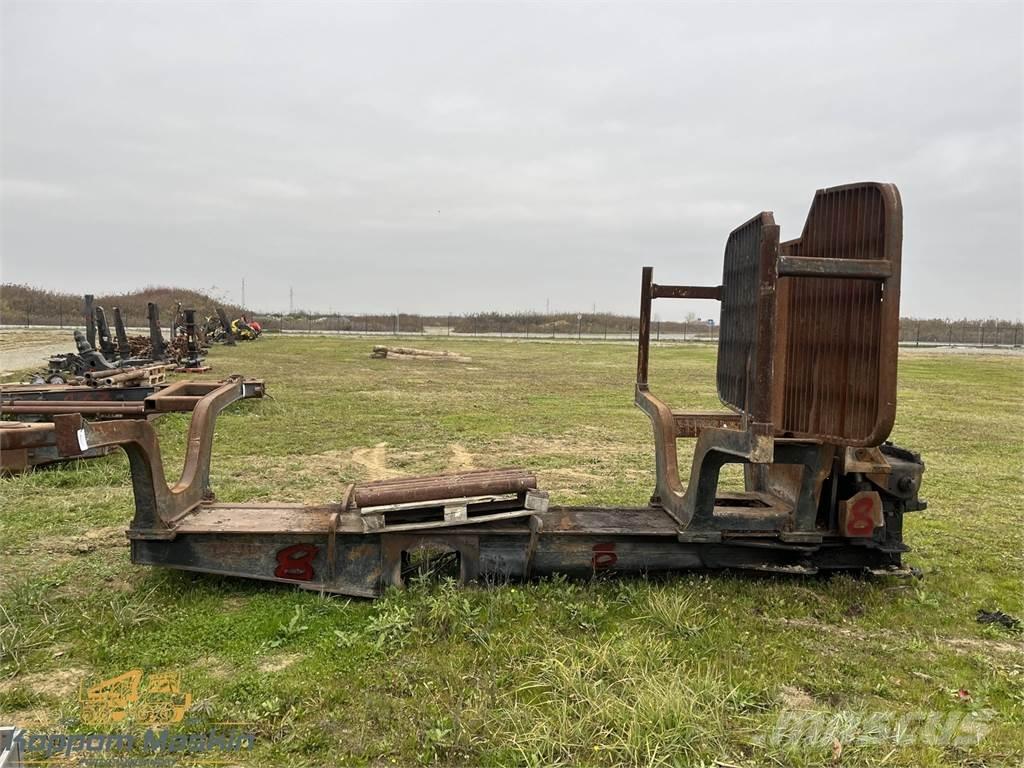 John Deere 1210E Muut