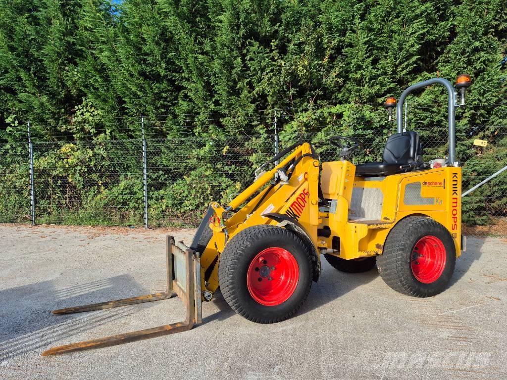 Knikmops KM 130 Pyöräkuormaajat