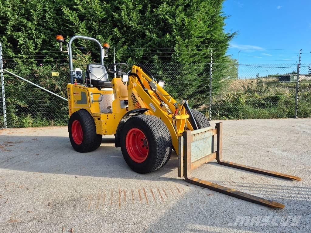 Knikmops KM 130 Pyöräkuormaajat