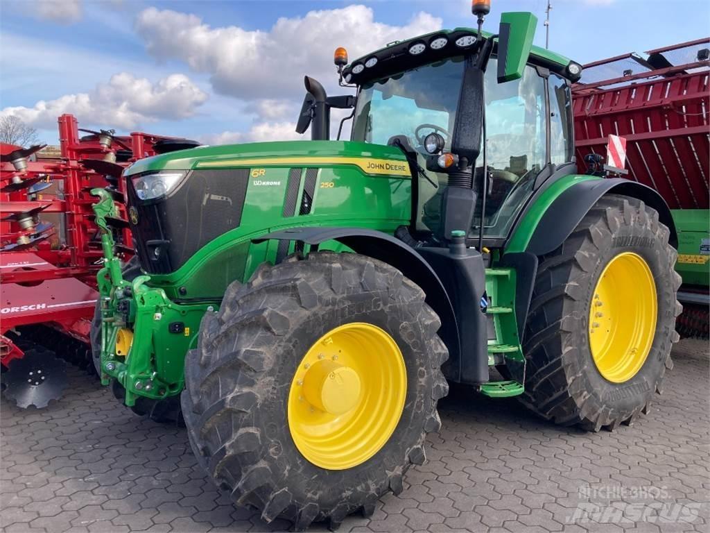 John Deere 6R250 Traktorit